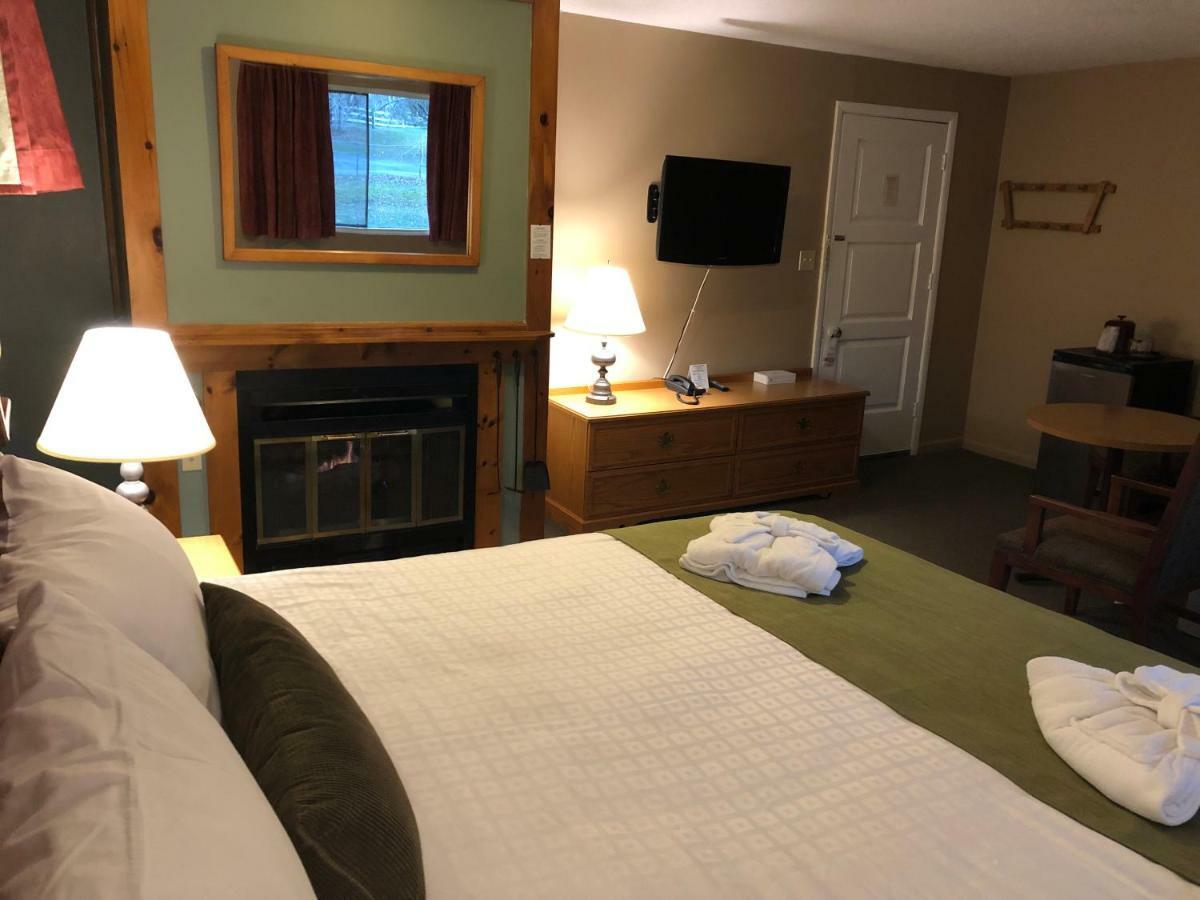 Colonial Resort-1000Islands Gananoque Exteriör bild